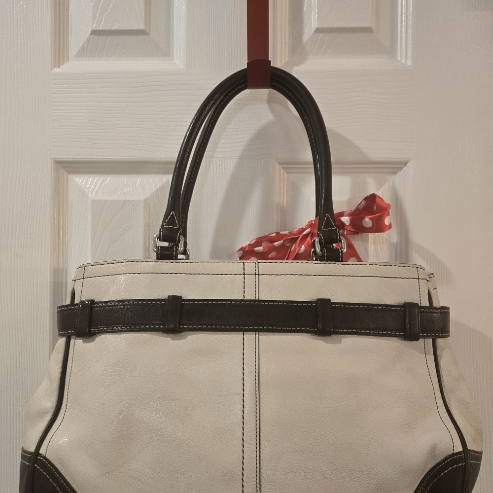 Coach Handbag - Picture 7 of 17
